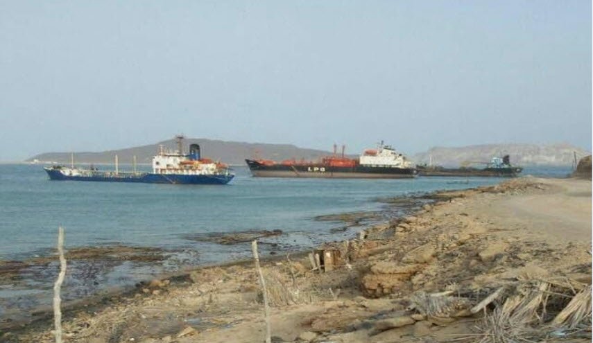 الكشف عن تهريب قيادات حزب الاصلاح للمشتقات النفطية من شواطئ شبوة