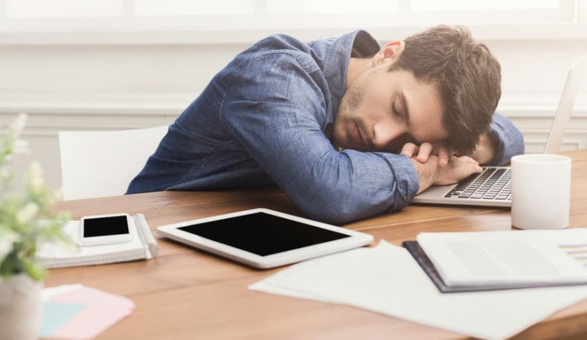 إحذروا قيلولة ما بعد الأكل... أضرارها كثيرة! 