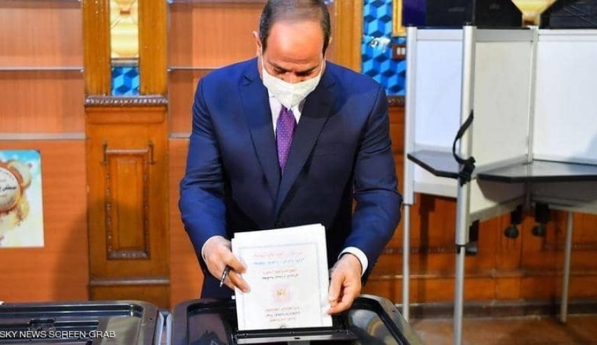 السيسي يصوت في الانتخابات البرلمانية
