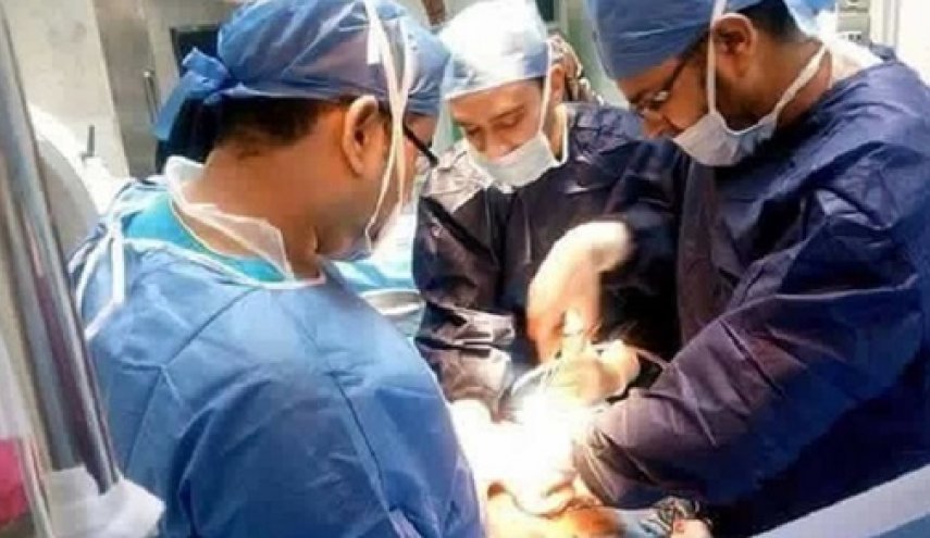 بالصور..اشياء غريبة في معدة مريض عربي تفاجئ الأطباء!
