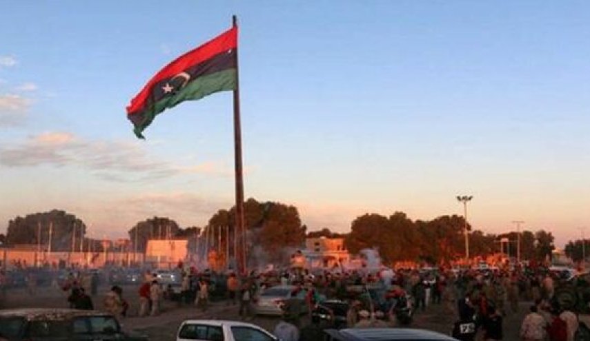 الأطراف الليبية تفتح طريقا رئيسيا بموجب اتفاق وقف النار