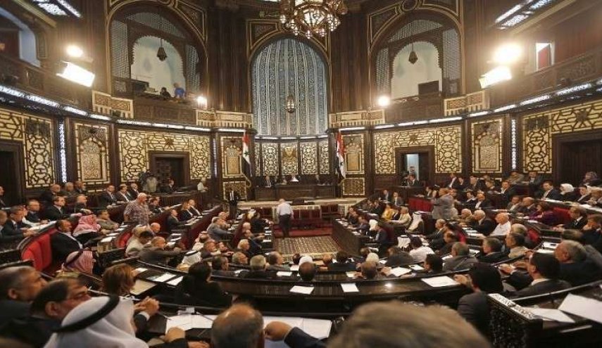 وزير الكهرباء السوري یبشر بارتفاع إنتاج محطات الكهرباء وخفض التقنين