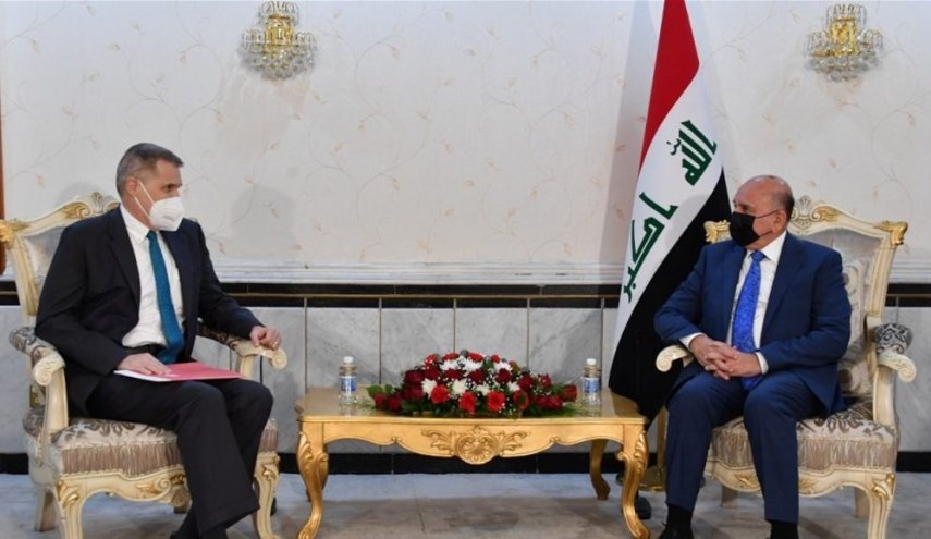 وزير الخارجية العراقي يلتقي السفير الأميركي.. ماذا دار بينهما؟
