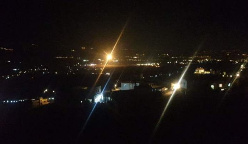 جيش الاحتلال يعتقل شخصين على الحدود مع لبنان