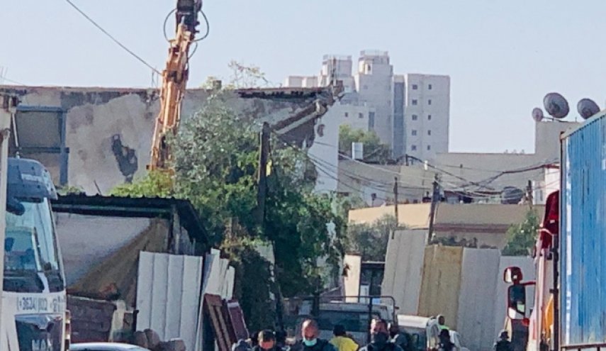 الاحتلال يهدم منزل فلسطيني في اللد
