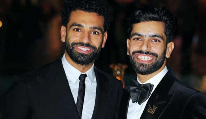 شاهد.. شقيق محمد صلاح يبشر جمهوره ومحبينه