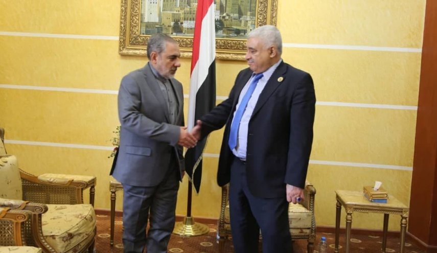 بالصور.. السفير الإيراني يبحث مع وزير الزراعة اليمني التعاون في المجال الزراعي
