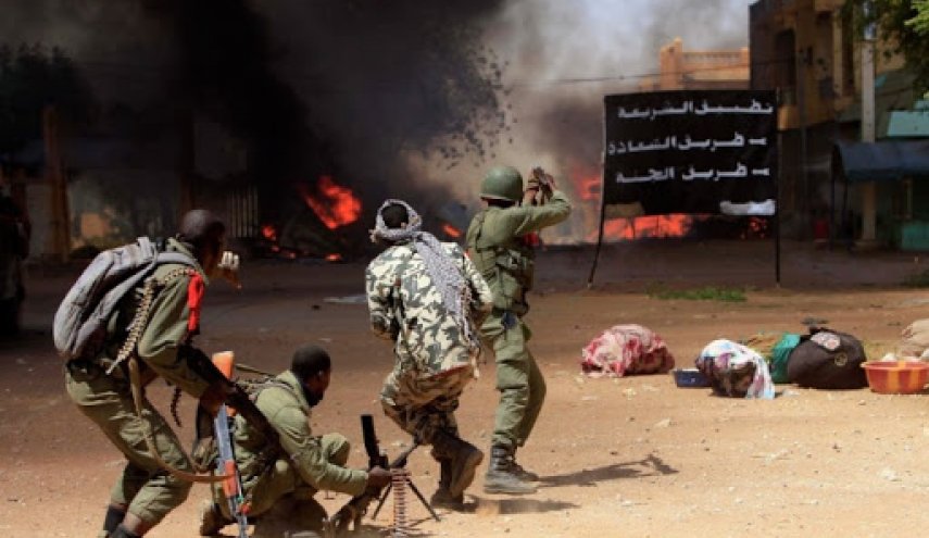 انفجارات في 3 مدن في مالي وسط هجمات للإرهابيين
