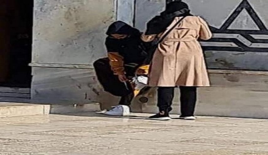 بحرينيات يتجولن في باحات الأقصى تحت حماية شرطة الاحتلال

