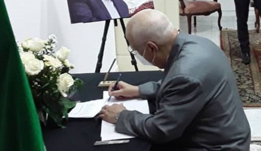 مساعد رئيس وزراء كوبا يوقع على سجل التعازي باستشهاد فخري زادة + صور