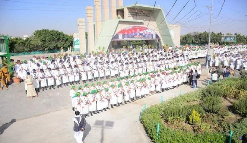 صور/صنعاء تحتفي بزفاف 3300 عريس وعروس