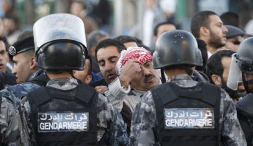 الأمن الاردني يخلي وزارة العمل بسبب 