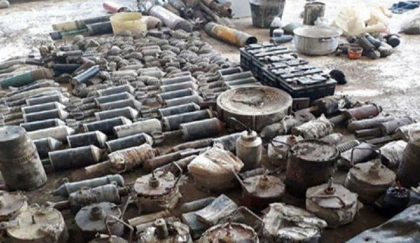 العثور على عبوات ناسفة وصواريخ بجولة مسح في نهر الفرات بالرمادي
