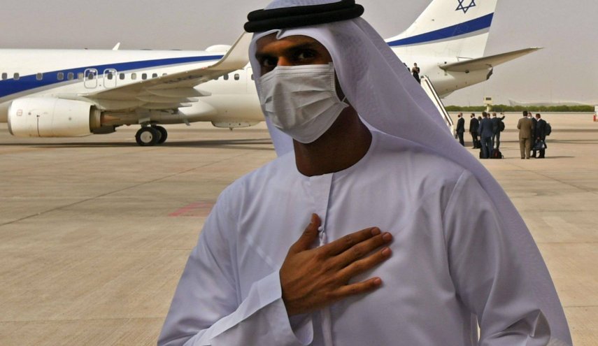 اماراتيون يتعرضون للإهانة في