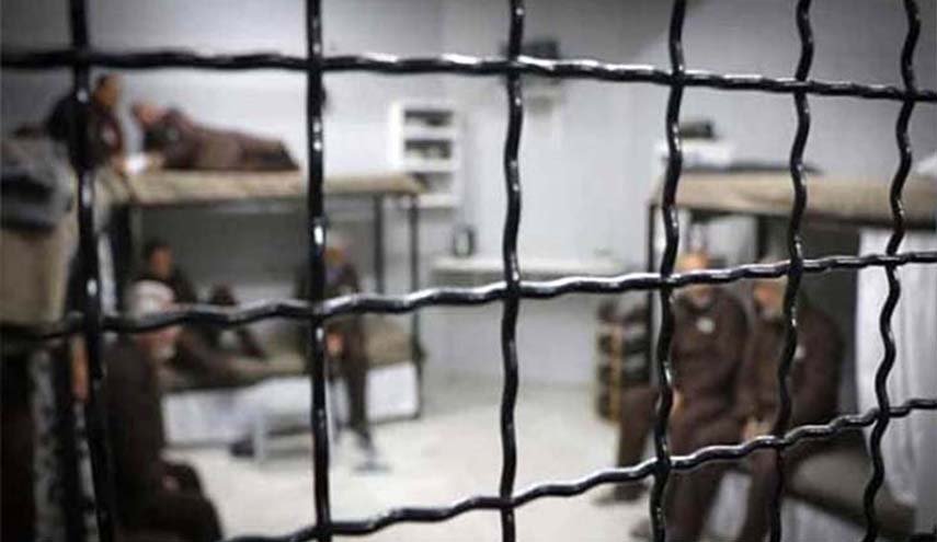 إصابة 31 اسيرا فلسطينيا في سجن النقب الصحراوي بكورونا