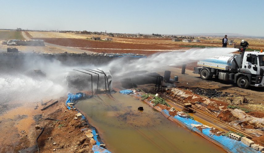 طائرات مجهولة تستهدف مصافي النفط السوري المسروق شرق حلب

