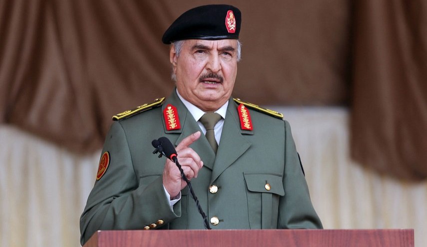 باريس تدعو حفتر إلى عدم استئناف 