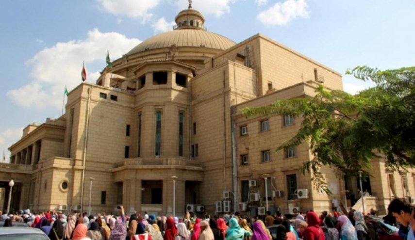 مصر..اغلاق المدارس والجامعات واستكمال الدراسة عن بعد