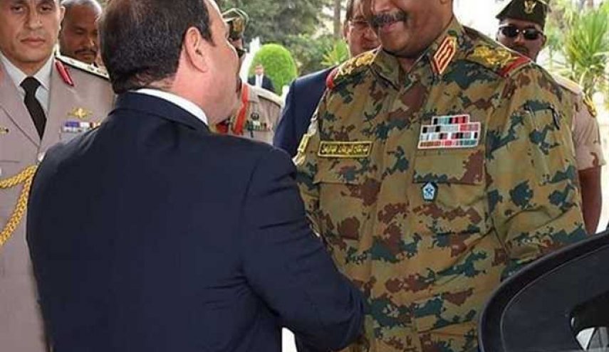 السيسي يؤكد للبرهان دعمه الكامل للسودان