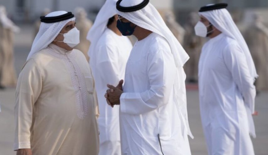 الكشف عن لقاء سري بين بن زايد وملك البحرين