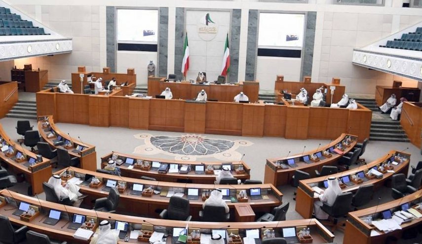 نائب كويتي يهدد بعدم التعاون مع رئيس الحكومة