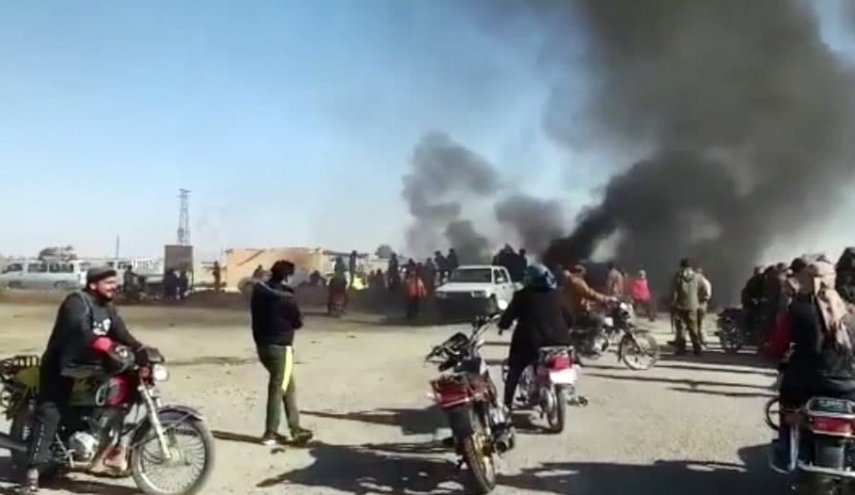 شاهد..ريف دير الزور ينتفض ضد ممارسات 