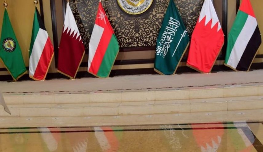 من هم الحاضرون والغائبون عن القمة الخليجية اليوم؟