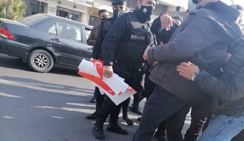 الأمن الأردني يفض اعتصام لحملة 