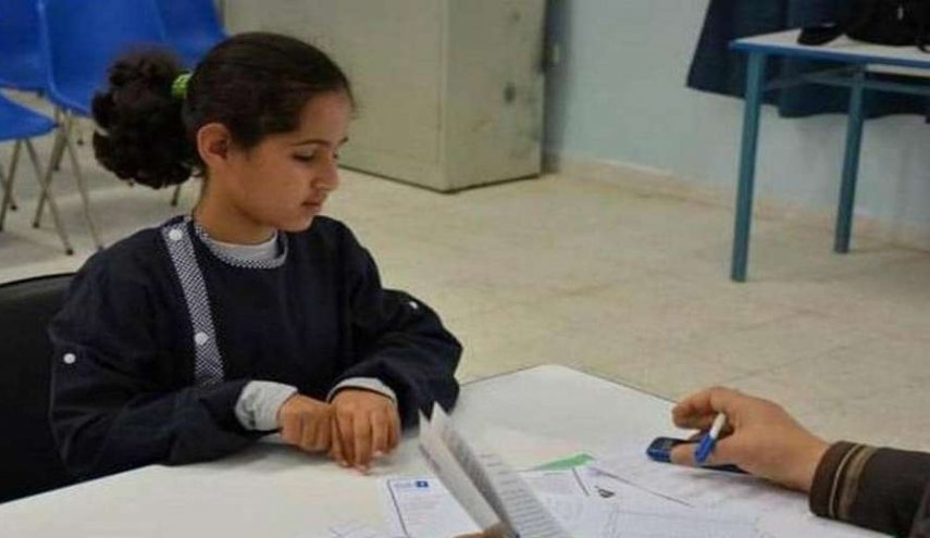 طفلة معجزة كفيفة تصدر عشرات الكتب!

