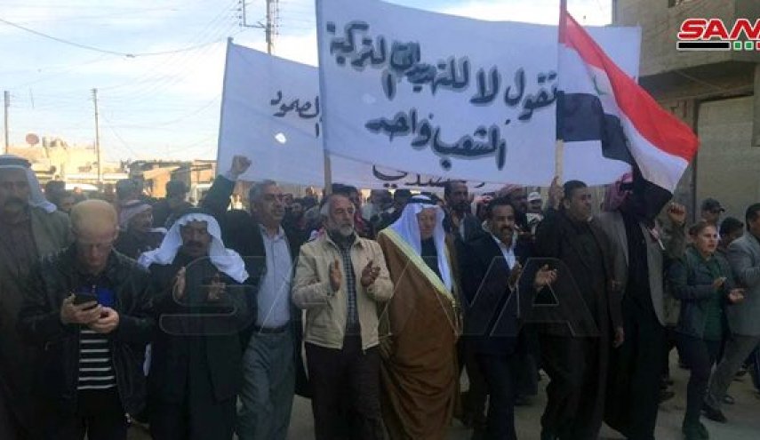 بالصور : وقفة احتجاجية في القامشلي ضد ممارسات ميليشيا (قسد) القمعية 