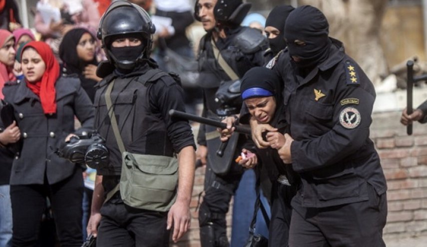 رايتس ووتش: مصر كثفت قمعها للمعارضين خلال 2020