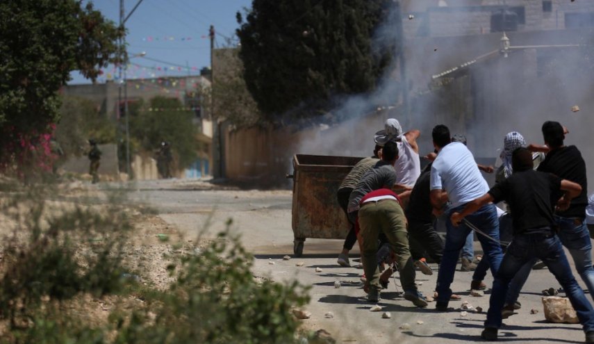 فلسطين..قوات الاحتلال تقمع مسیرة كفر قدوم