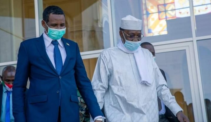 رئيس 'تشاد' يتسلم رسالة من رئيس مجلس السيادة الانتقالي السوداني
