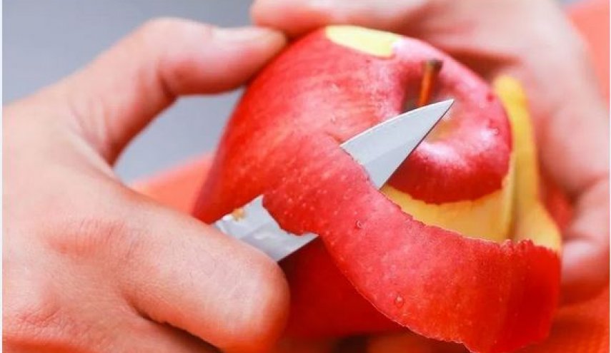 فوائد صحية غير متوقعة لقشر التفاح.. تعرف عليها