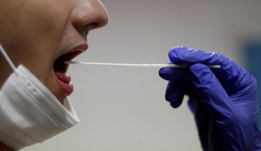 خبراء يحذرون من 'لسان كوفيد'.. عارض جديد لفيروس كورونا