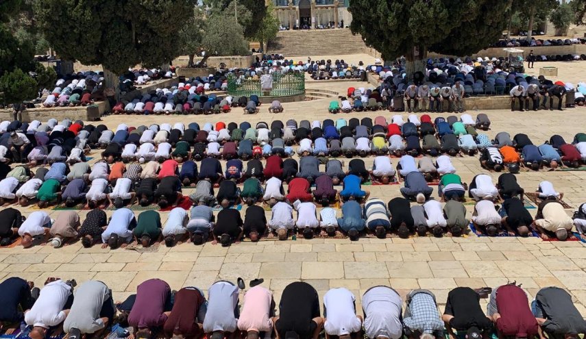 الاحتلال يمنع المصلين وصول الأقصى.. وخطيب الجمعة يدعو للمرابطة فيه