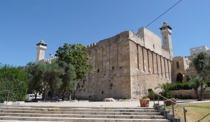 رام الله تدين منع الاحتلال أعمال ترميم بالمسجد الإبراهيمي