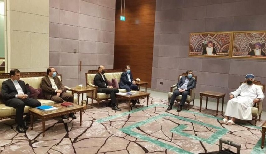 طهران ومسقط نحو تنمية العلاقات الاقتصادية والبنكية الثنائية