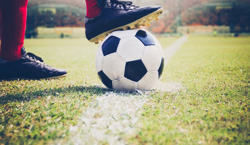 وفاة لاعب مصري خلال مباراة بعد ابتلاعه لسانه