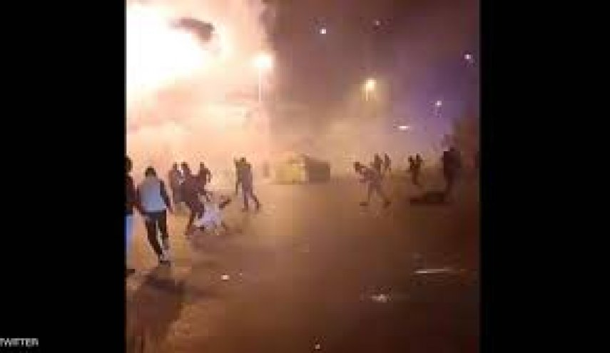 استمرار قطع الطرقات في لبنان احتجاجا على قرار الإقفال 
