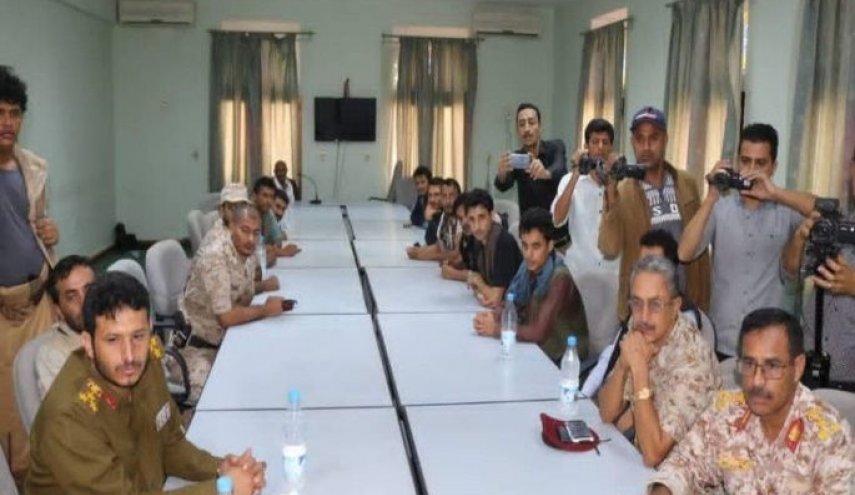 ضربة قاصمة لتحالف العدوان في اليمن.. انشقاق كتيبة بكامل عتادها