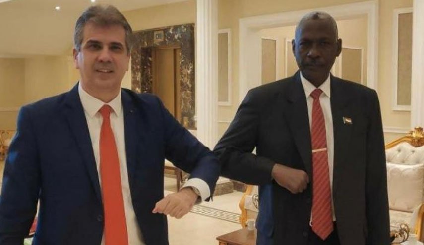 تعرف على هدية السودان لوزير مخابرات الاحتلال خلال زيارته لها