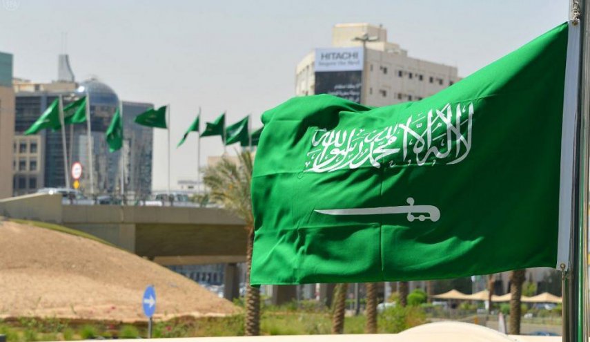 فنان سعودي يسيء للفلسطينيين ويتهمهم ببيع أرضهم للاحتلال!