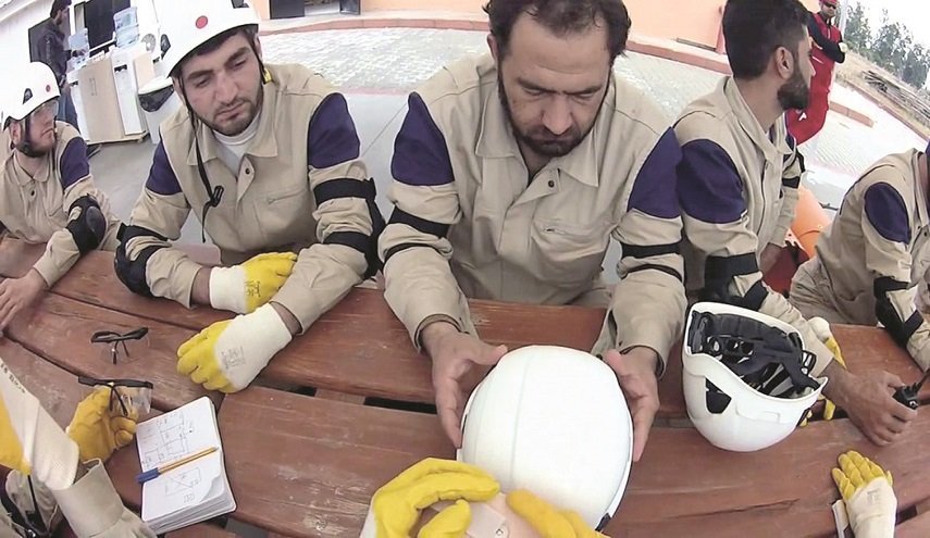 قوة كبرى تطلب من دولة عربية طرد “الخوذ البيضاء”
