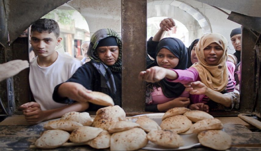 خبر رفع سعر رغيف الخبز يحدث ضجة في مصر والحكومة تعلق