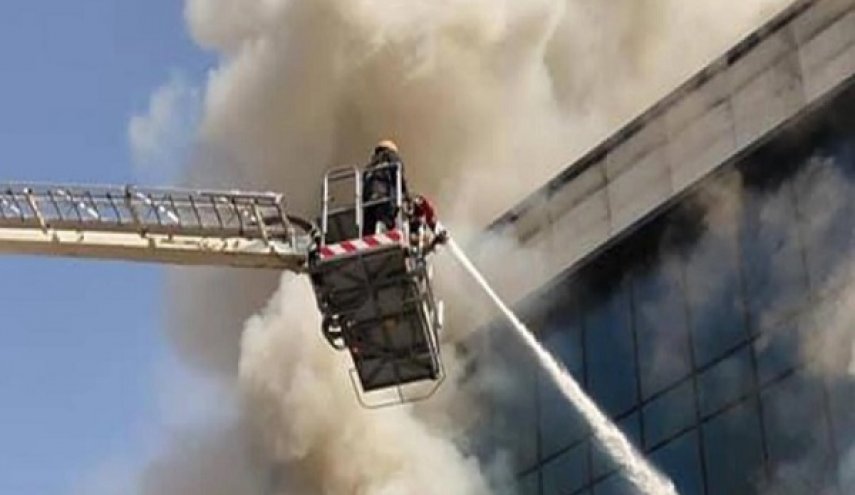 الدفاع المدني ينقذ 30 مواطناً من حادث حريق وسط بغداد
