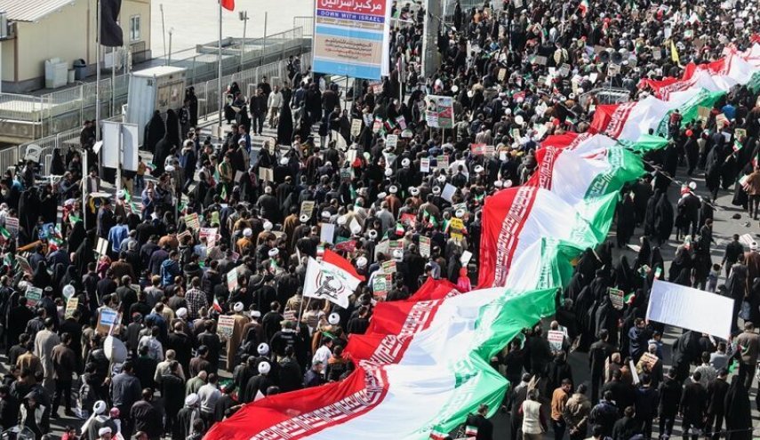 سياسي روسي : الثورة الاسلامية منحت ايران السيادة والاستقلال

