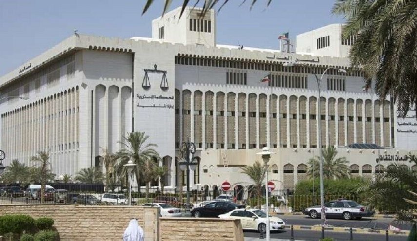 الكويت.. إحالة قيادي وإشرافي بالديوان الأميري للتحقيق بتهمة الفساد