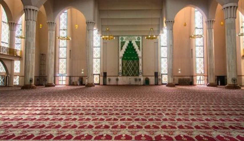 بسبب ارتفاع الإصابات..السعودية تشدد الإجراءات الإحترازية وتغلق المساجد