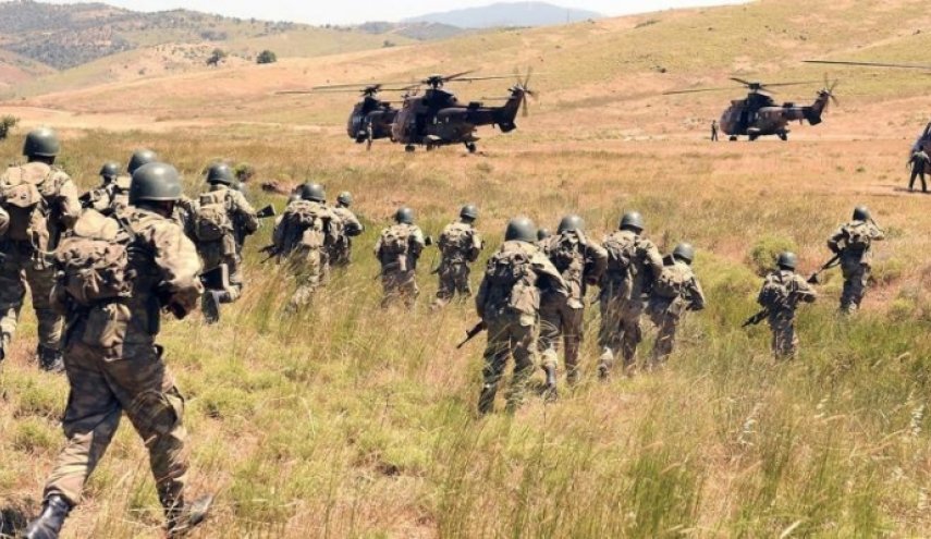 قصف وانزال جوي تركي في منطقة جبلية بكردستان العراق